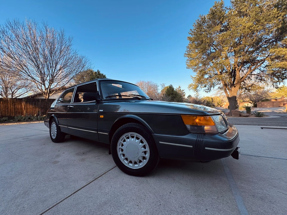 1990 Saab 900 1st Gen - Image 2 of 31