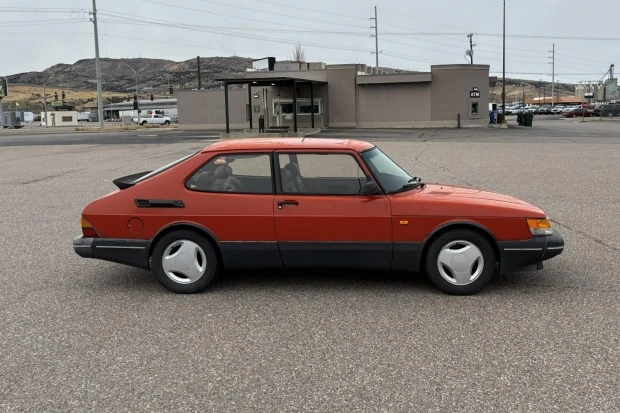1990 Saab 900 SPG 1st Gen - Image 3 of 7