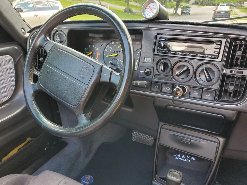 Saab 900 Turbo 1st Gen - Image 13 of 16