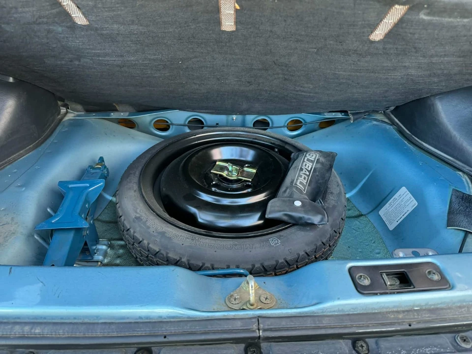 1990 Subaru - Image 17 of 20