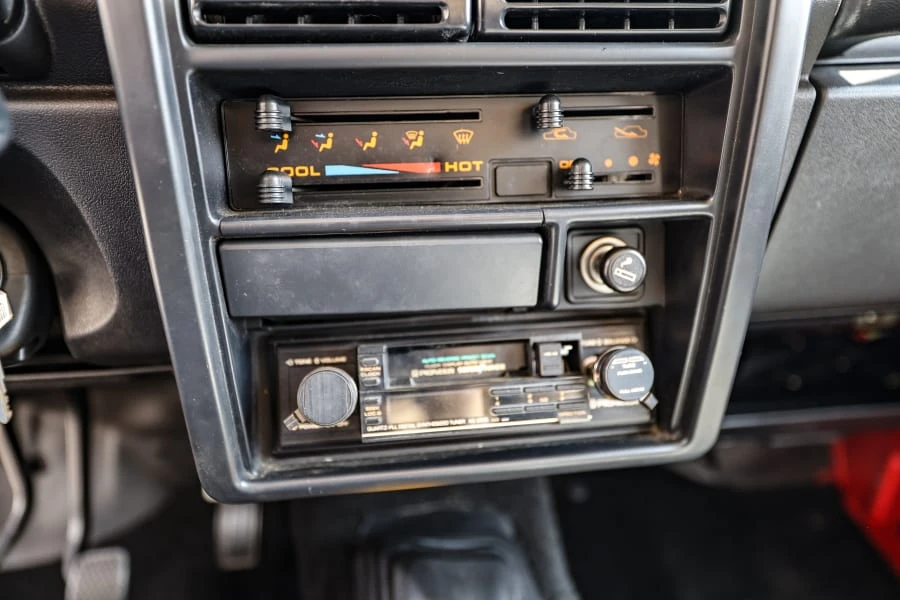 1990 Suzuki Jimny 2nd Gen - Image 16 of 31