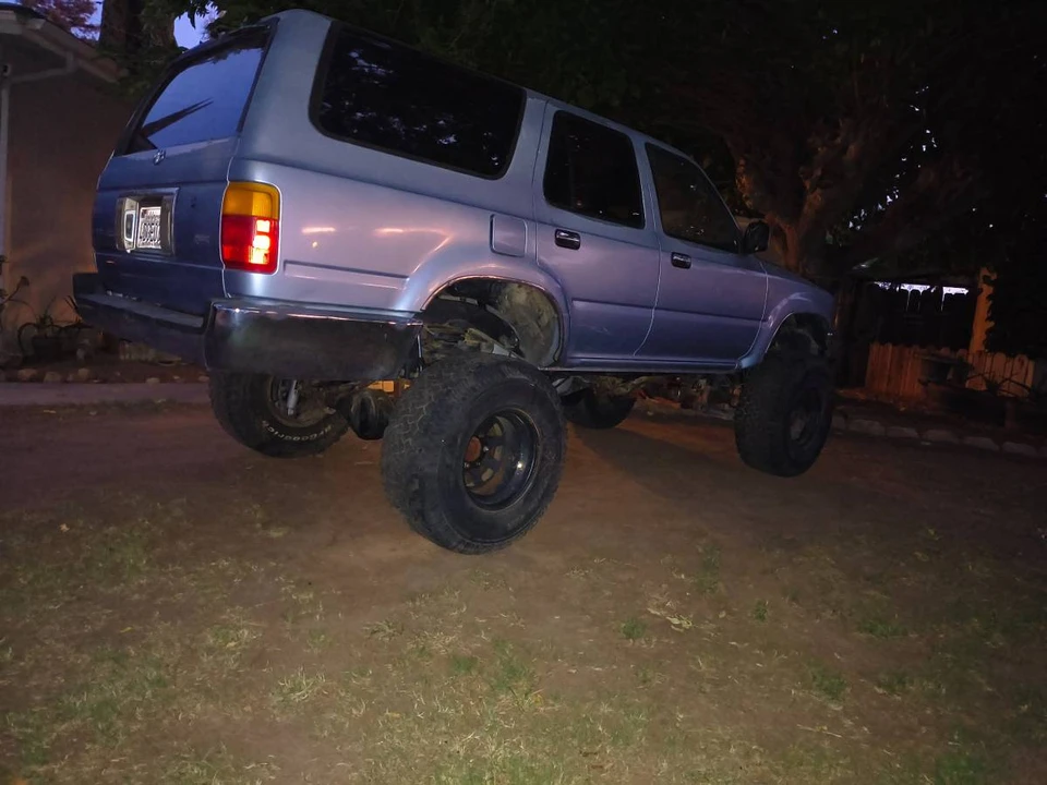 1990 Toyota 4Runner 2nd Gen - Image 2 of 9