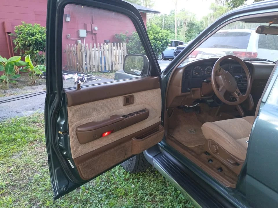 1990 Toyota 4Runner 2nd Gen - Image 11 of 20