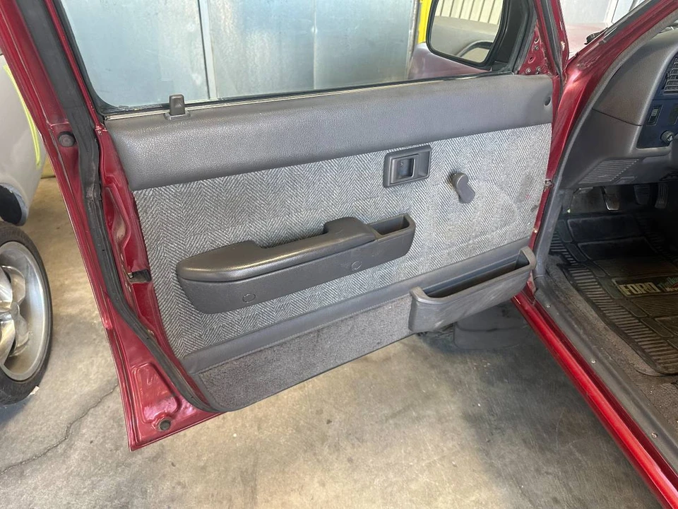 1990 Toyota 4Runner 2nd Gen - Image 11 of 18