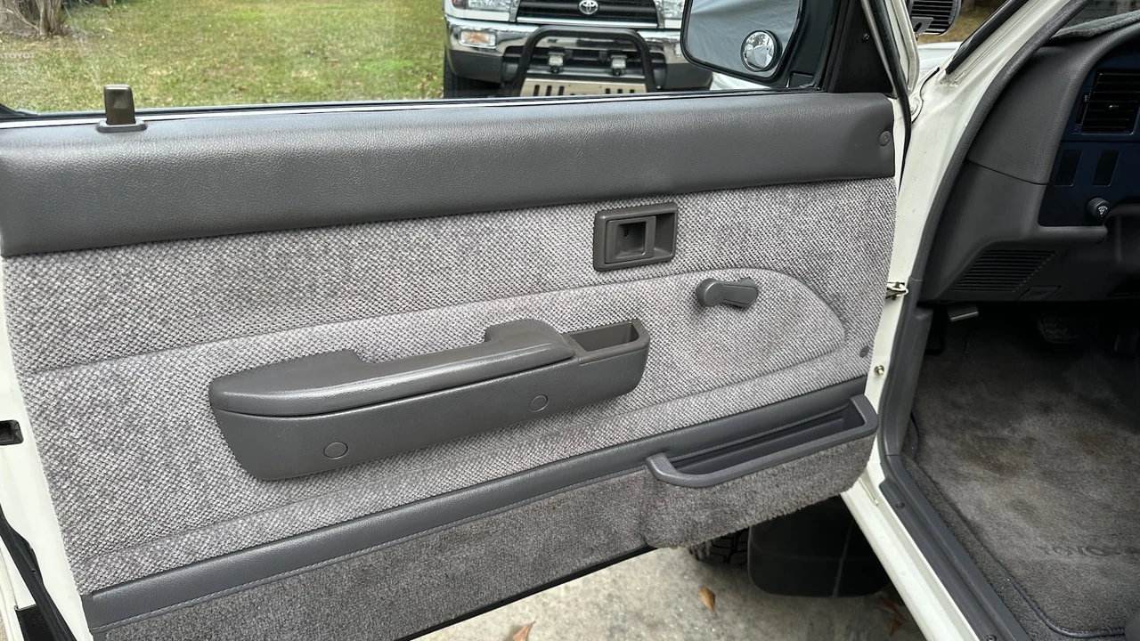 1990 Toyota 4Runner 2nd Gen - Image 14 of 22