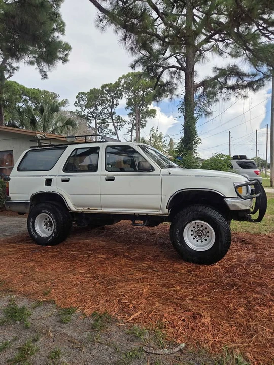 1990 Toyota 4Runner 2nd Gen - Image 2 of 18