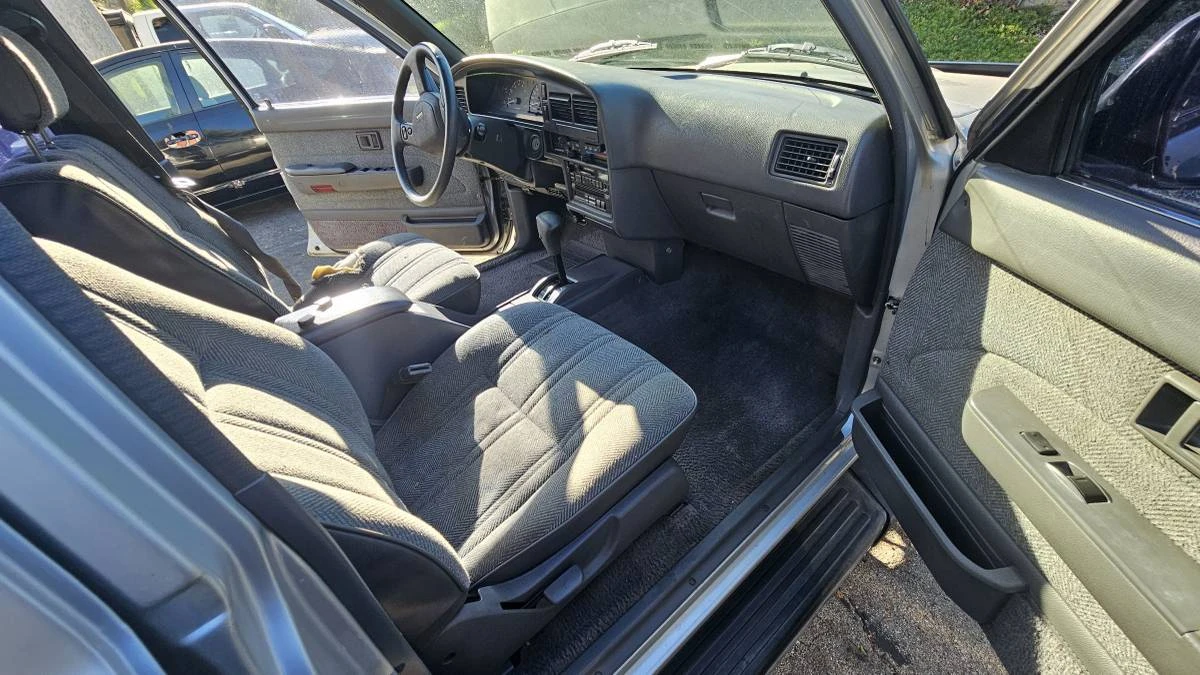 1990 Toyota 4Runner 2nd Gen - Image 9 of 15