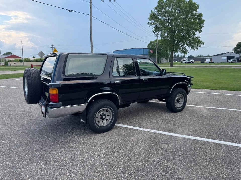 1990 Toyota 4Runner 2nd Gen - Image 5 of 8