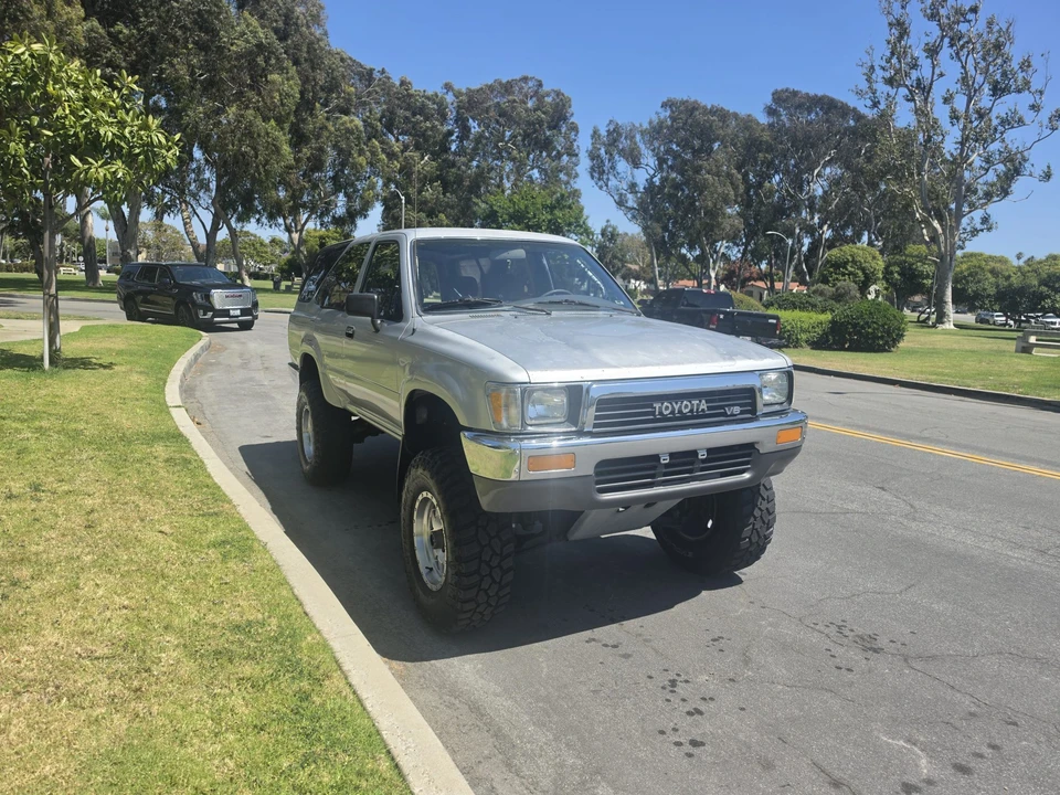 1990 Toyota 4Runner 2nd Gen - Image 11 of 31