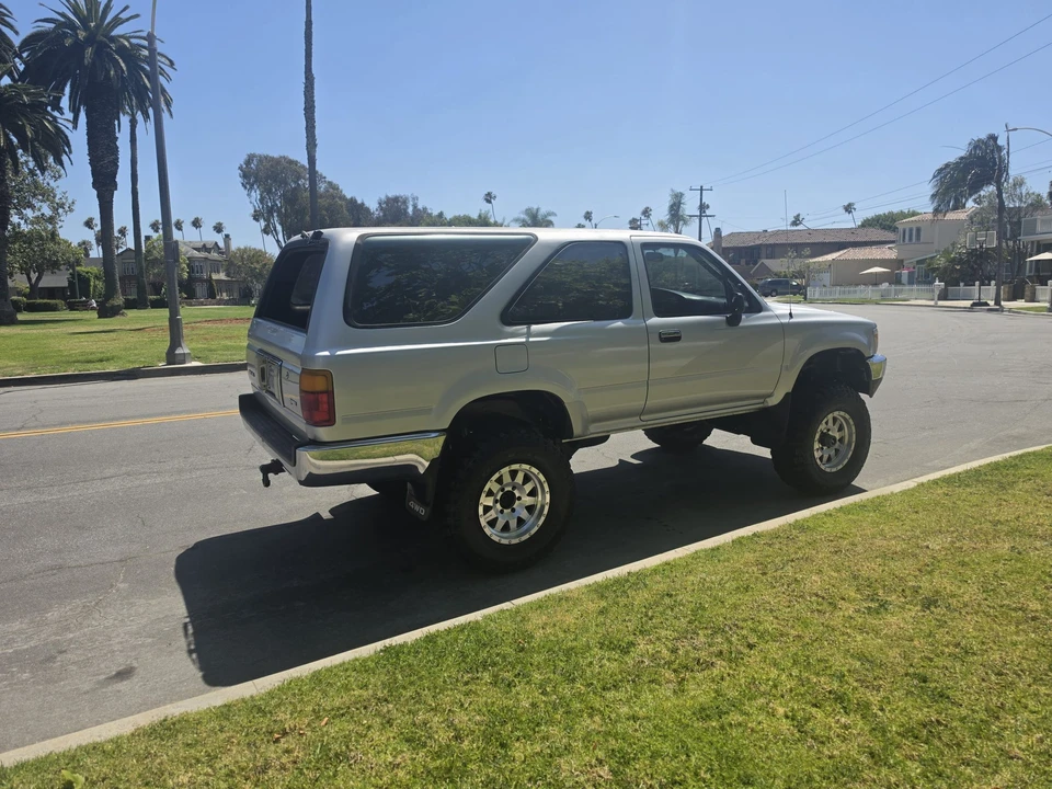 1990 Toyota 4Runner 2nd Gen - Image 9 of 31