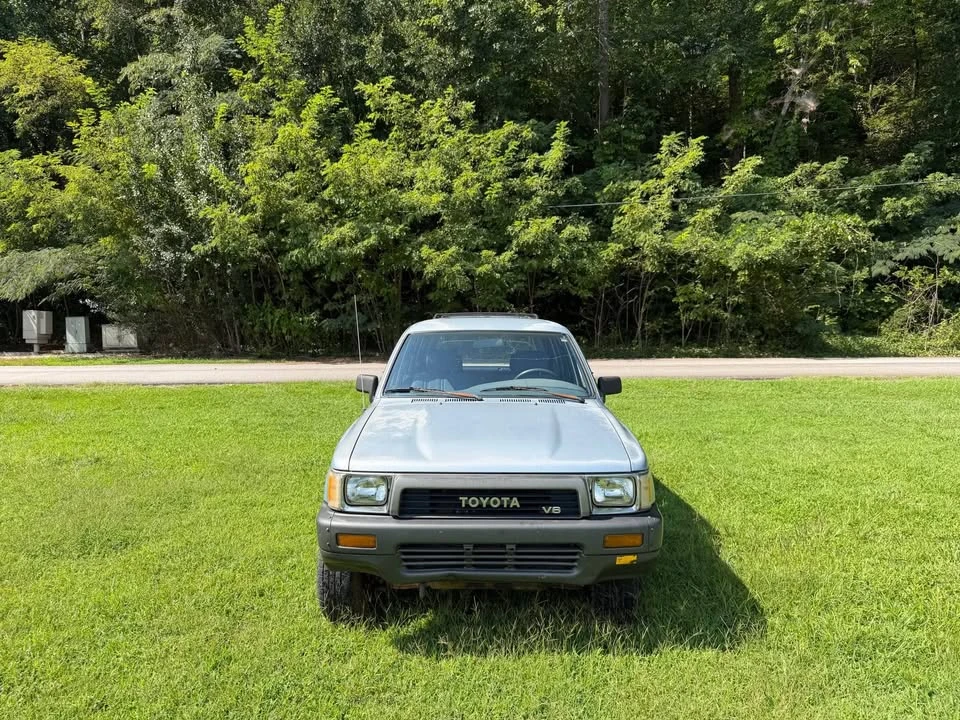 1990 Toyota 4Runner 2nd Gen - Image 7 of 13
