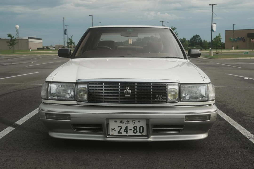 1990 Toyota Crown 8th Gen - Image 2 of 31