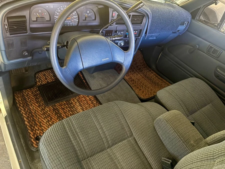 1990 Toyota Dolphin - Image 4 of 9