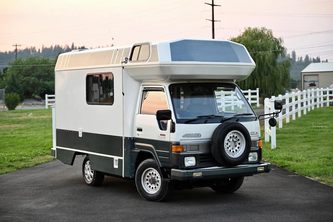 1990 Toyota HiAce 4th Gen - Image 23 of 31