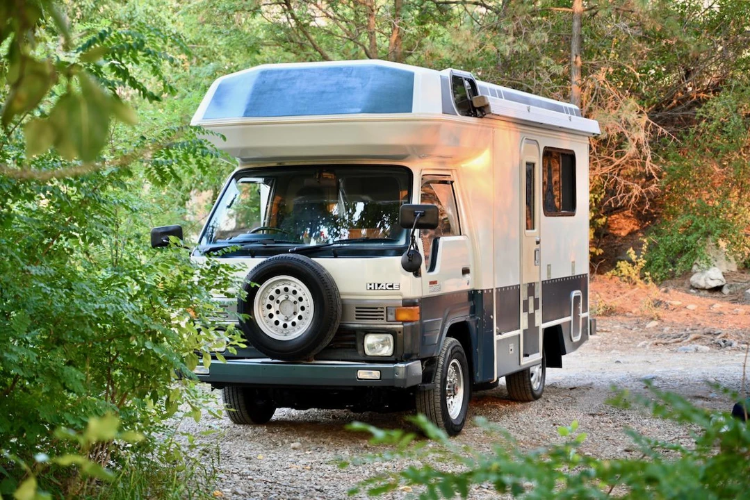 1990 Toyota HiAce 4th Gen - Image 6 of 31