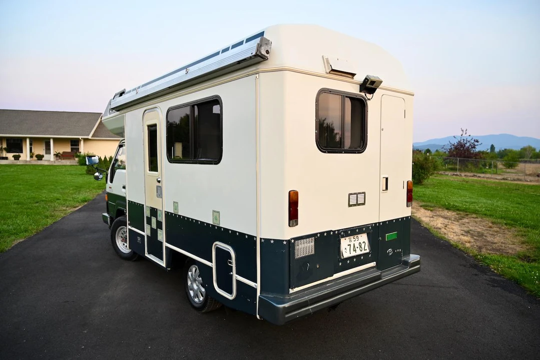 1990 Toyota HiAce 4th Gen - Image 20 of 31