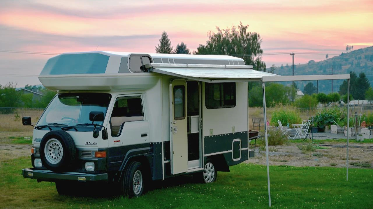 1990 Toyota HiAce 4th Gen - Image 12 of 31