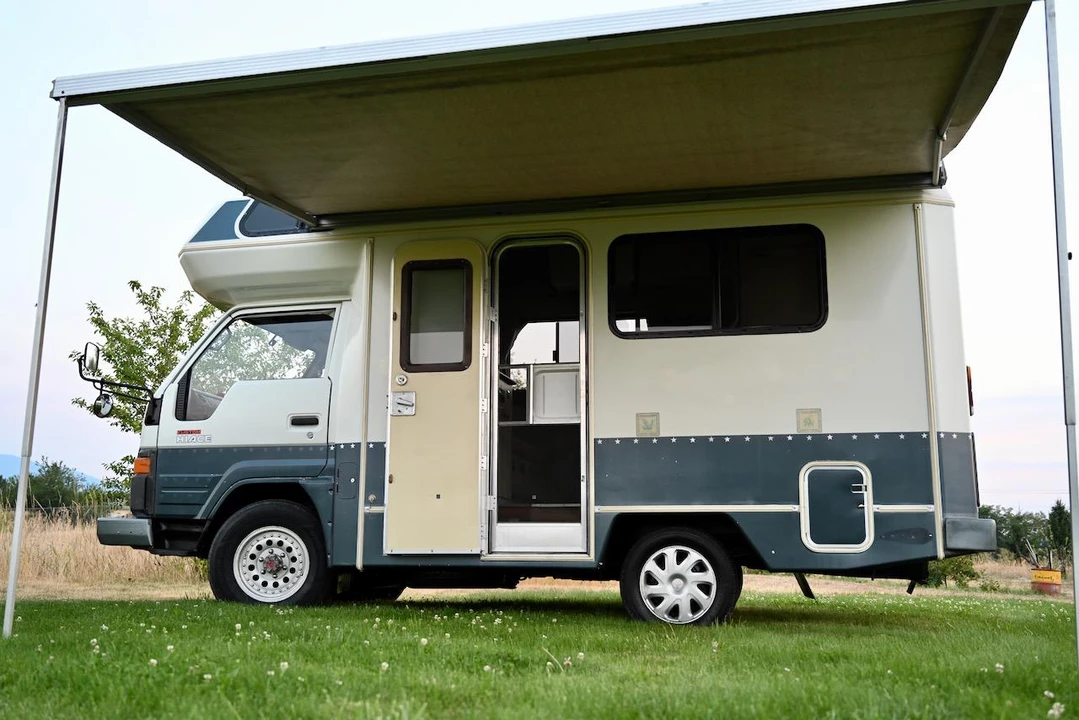 1990 Toyota HiAce 4th Gen - Image 15 of 31