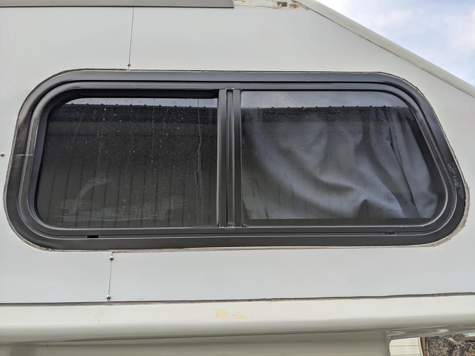 1990 Toyota HiAce 4th Gen - Image 23 of 31