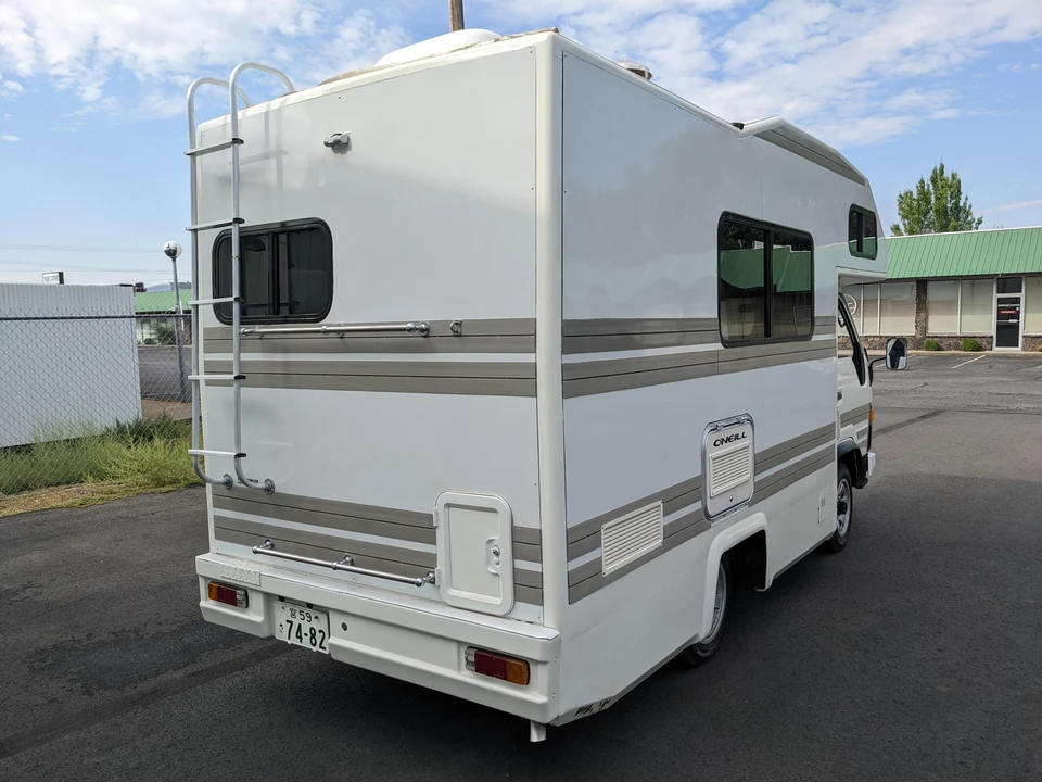 1990 Toyota HiAce 4th Gen - Image 14 of 31