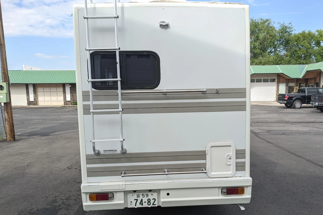1990 Toyota HiAce 4th Gen - Image 5 of 31