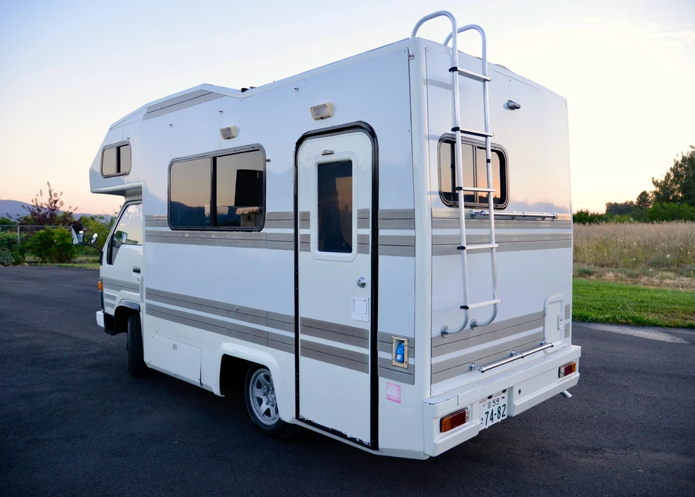 1990 Toyota HiAce 4th Gen - Image 13 of 31