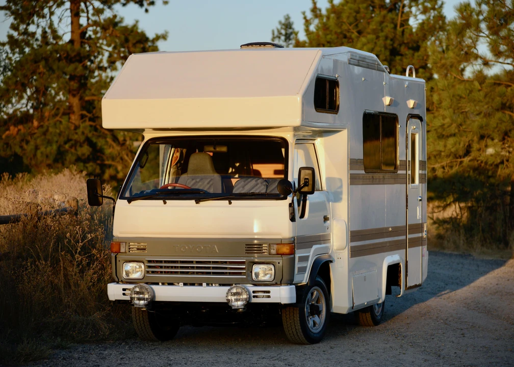 1990 Toyota HiAce 4th Gen - Image 7 of 31