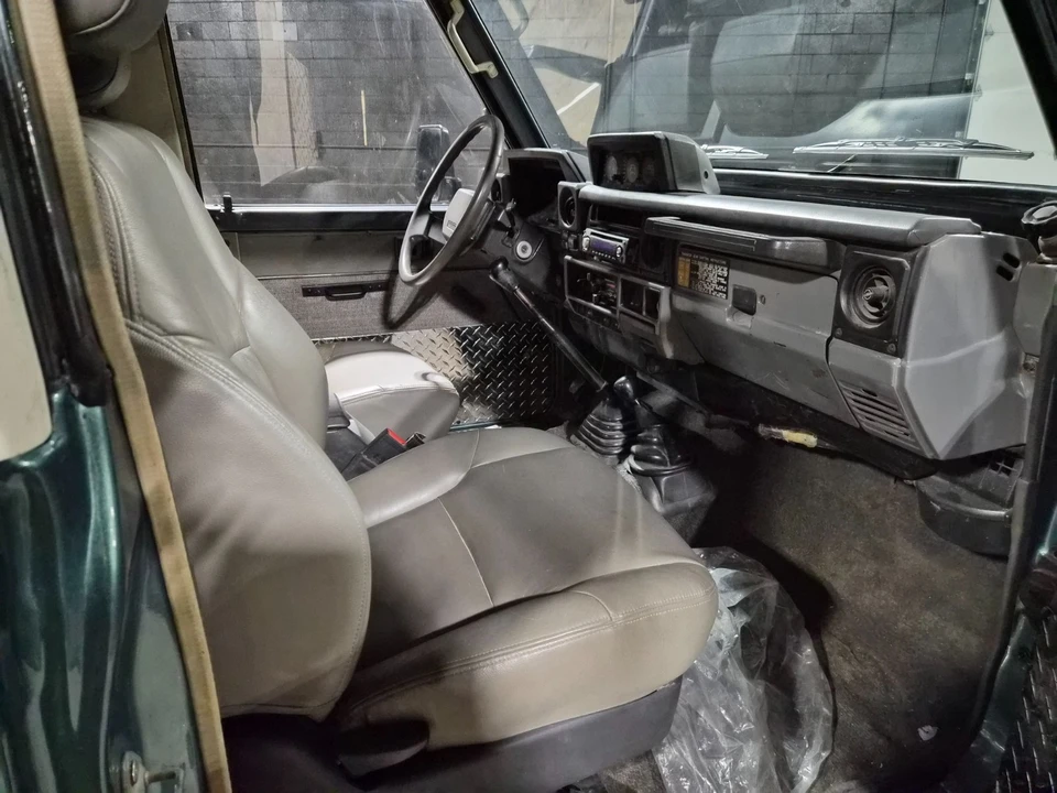 1990 Toyota J80 Land Cruiser - Image 13 of 17