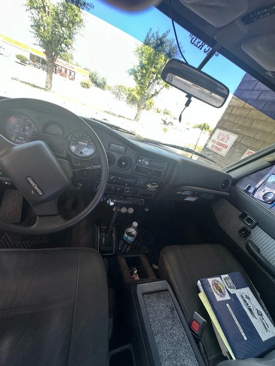 1990 Toyota J60 Land Cruiser - Image 11 of 19