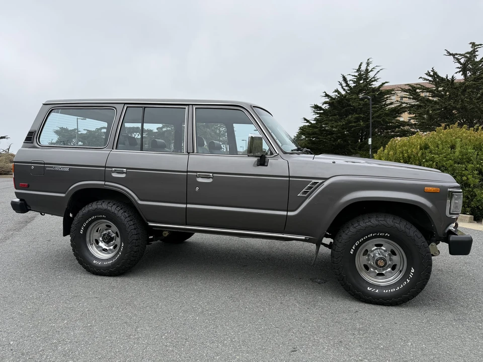 1990 Toyota J60 Land Cruiser - Image 17 of 31