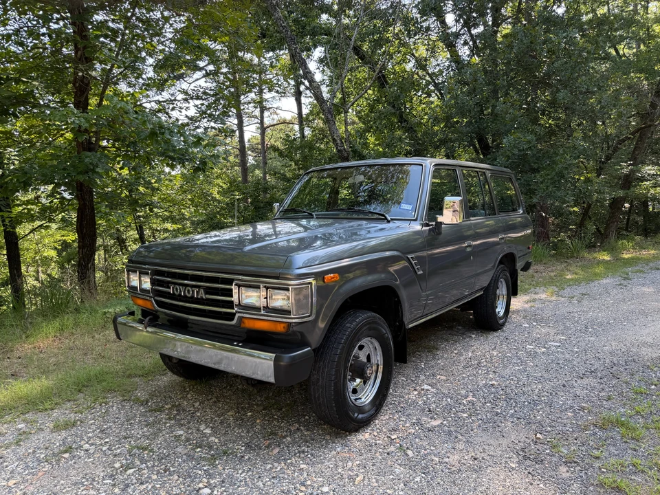 1990 Toyota J60 Land Cruiser - Image 17 of 31