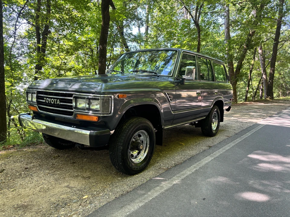 1990 Toyota J60 Land Cruiser - Image 18 of 31