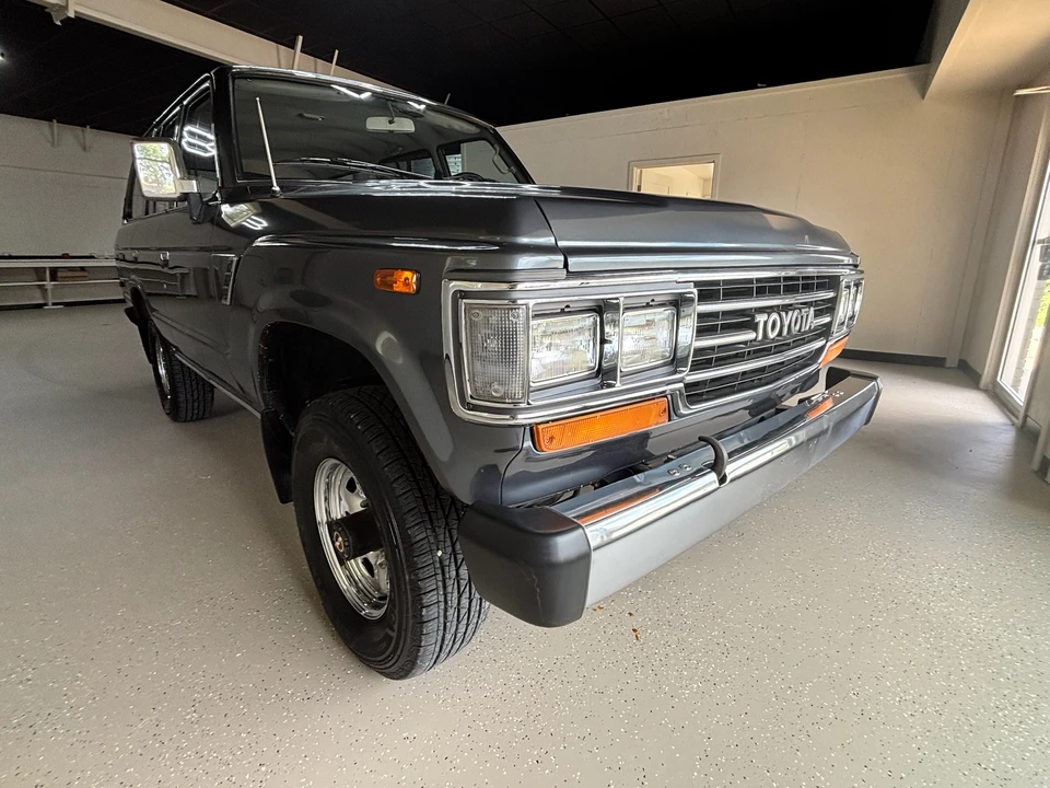 1990 Toyota J60 Land Cruiser - Image 12 of 31
