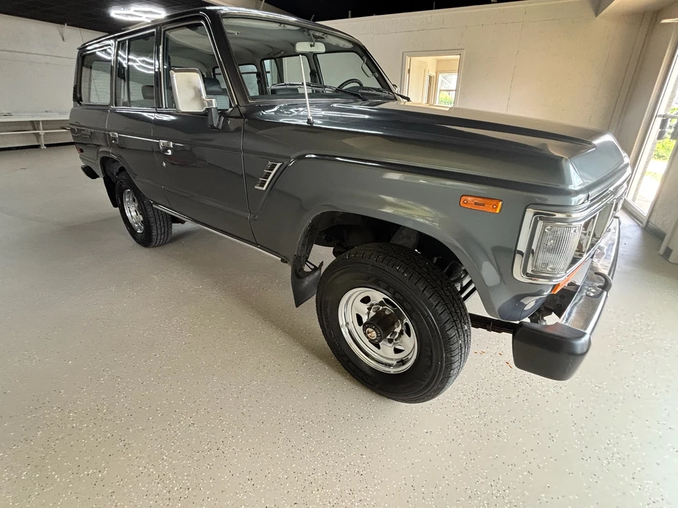 1990 Toyota J60 Land Cruiser - Image 10 of 31