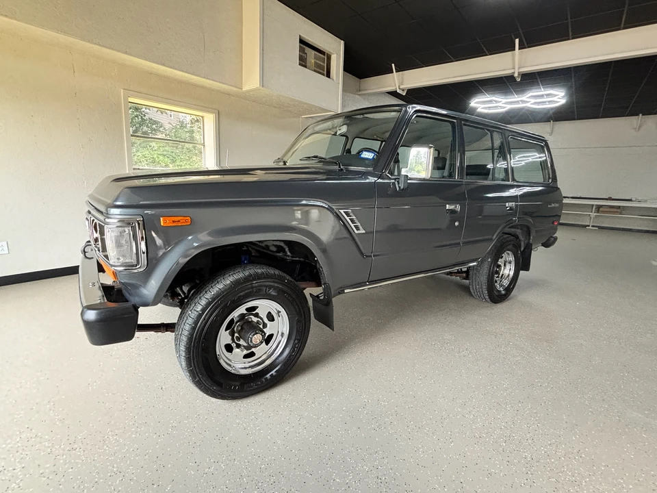1990 Toyota J60 Land Cruiser - Image 4 of 31