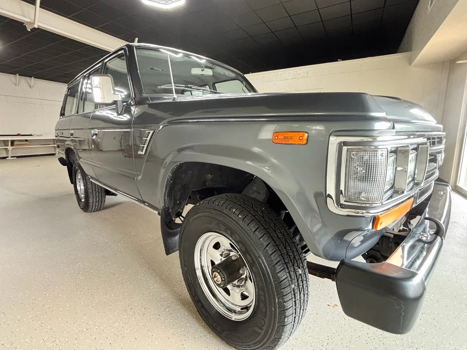 1990 Toyota J60 Land Cruiser - Image 13 of 31