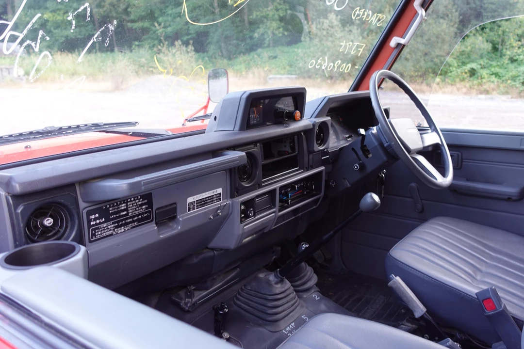 1990 Toyota J70 Land Cruiser - Image 25 of 31