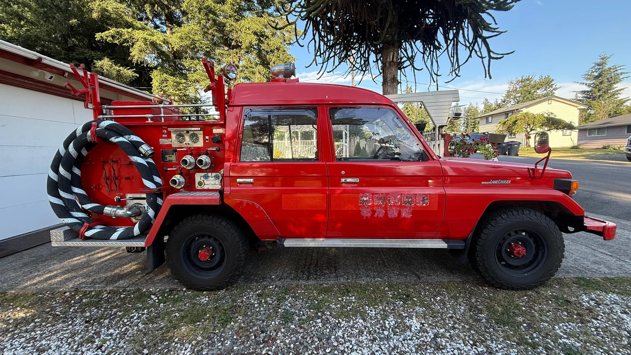 1990 Toyota J70 Land Cruiser - Image 9 of 31