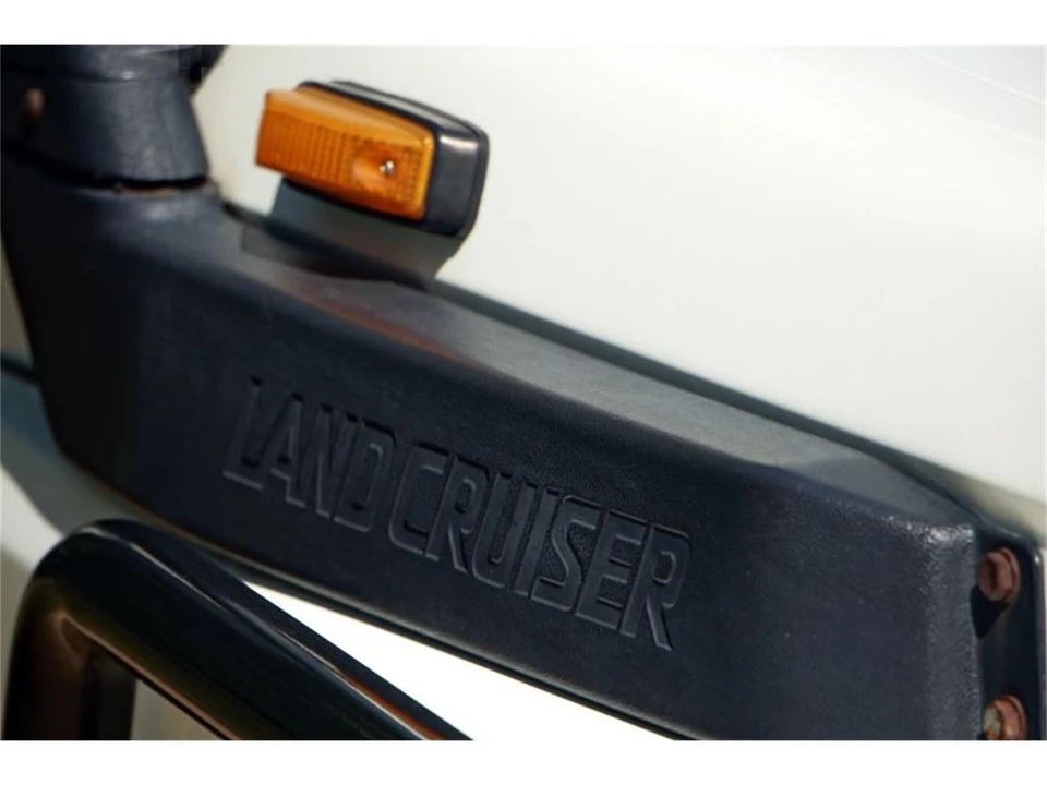 1990 Toyota J60 Land Cruiser - Image 12 of 31