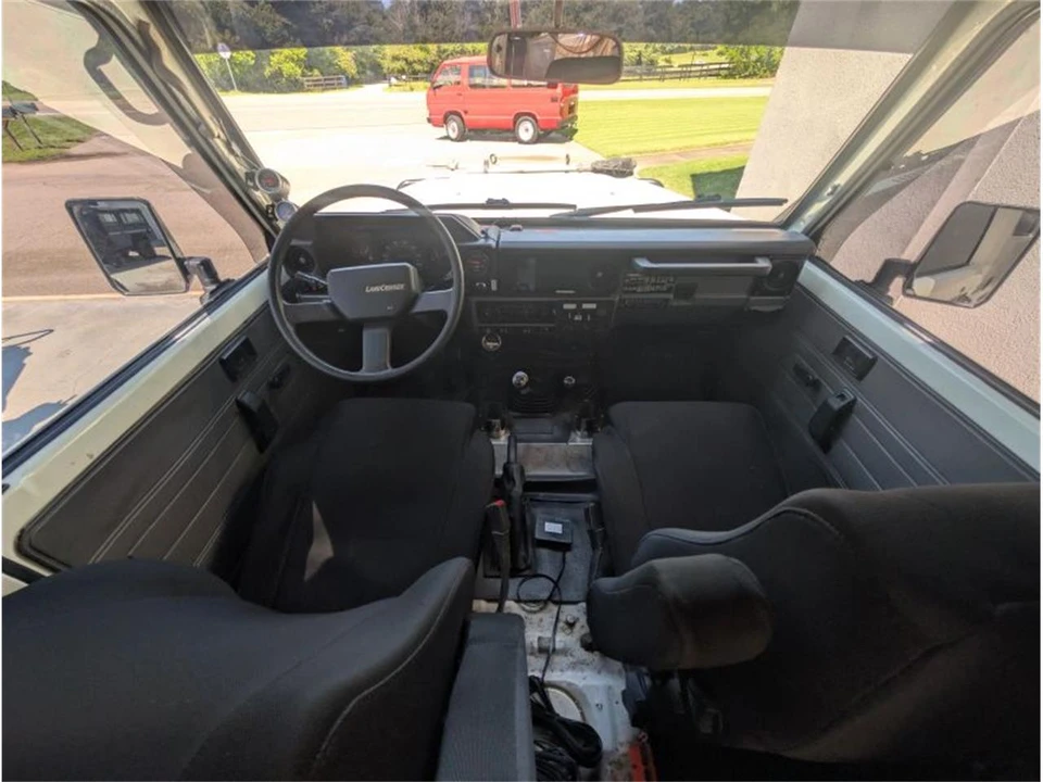 1990 Toyota J60 Land Cruiser - Image 27 of 31
