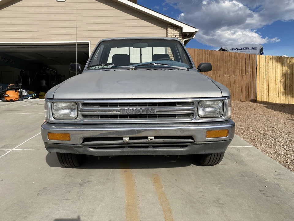 1990 Toyota Hilux 5th Gen - Image 14 of 31