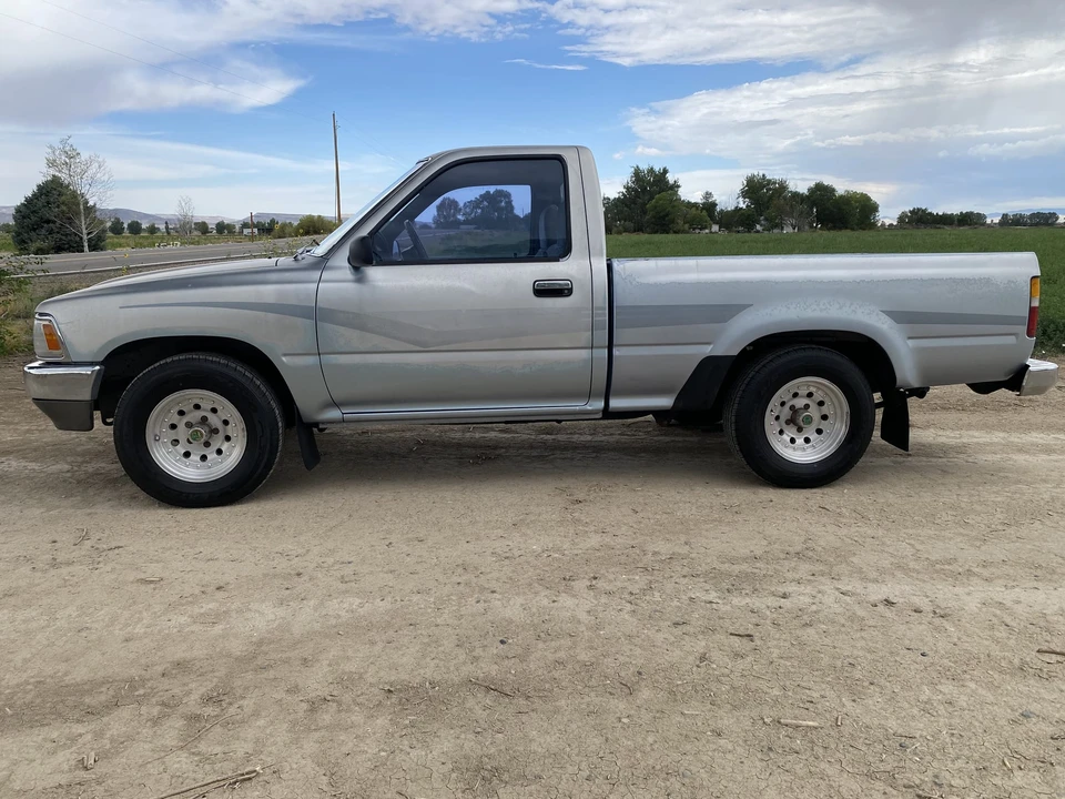 1990 Toyota Hilux 5th Gen - Image 5 of 31