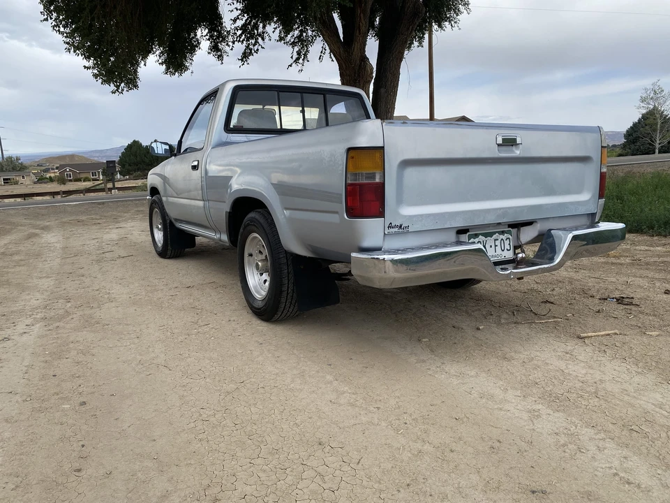1990 Toyota Hilux 5th Gen - Image 7 of 31