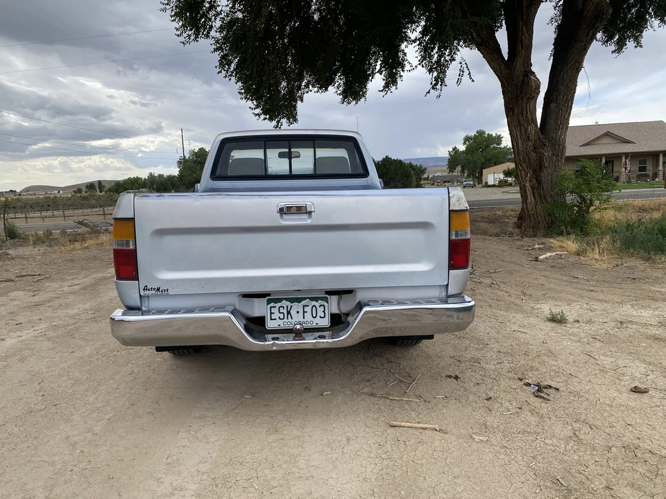 1990 Toyota Hilux 5th Gen - Image 8 of 31