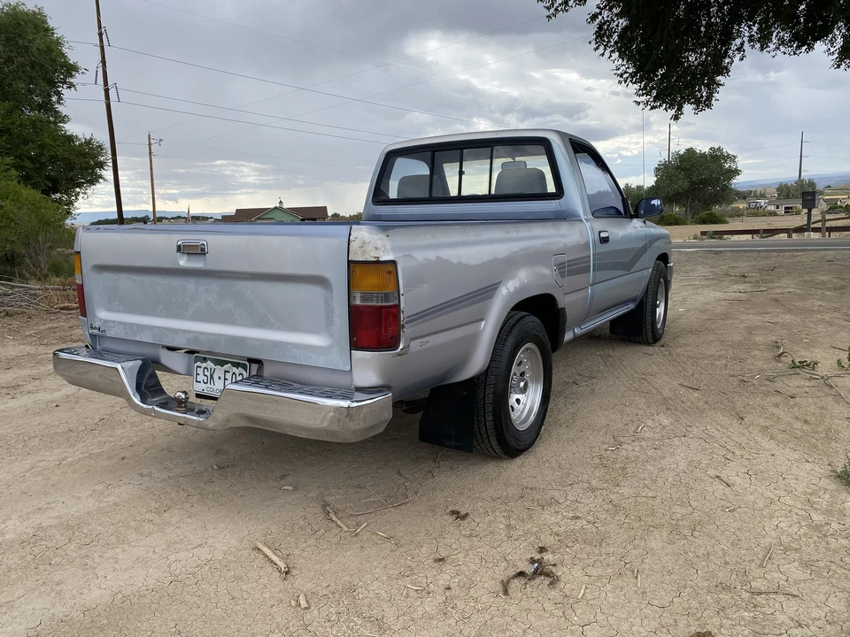 1990 Toyota Hilux 5th Gen - Image 9 of 31