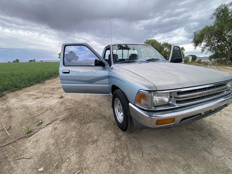 1990 Toyota Hilux 5th Gen - Image 15 of 31