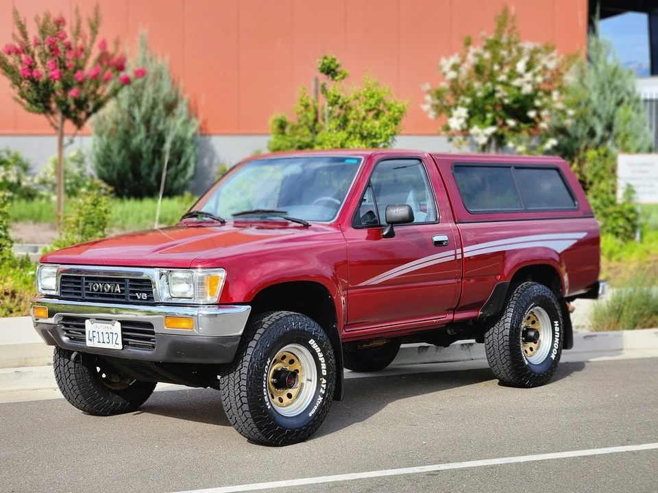 1990 Toyota Hilux 5th Gen - Image 4 of 31