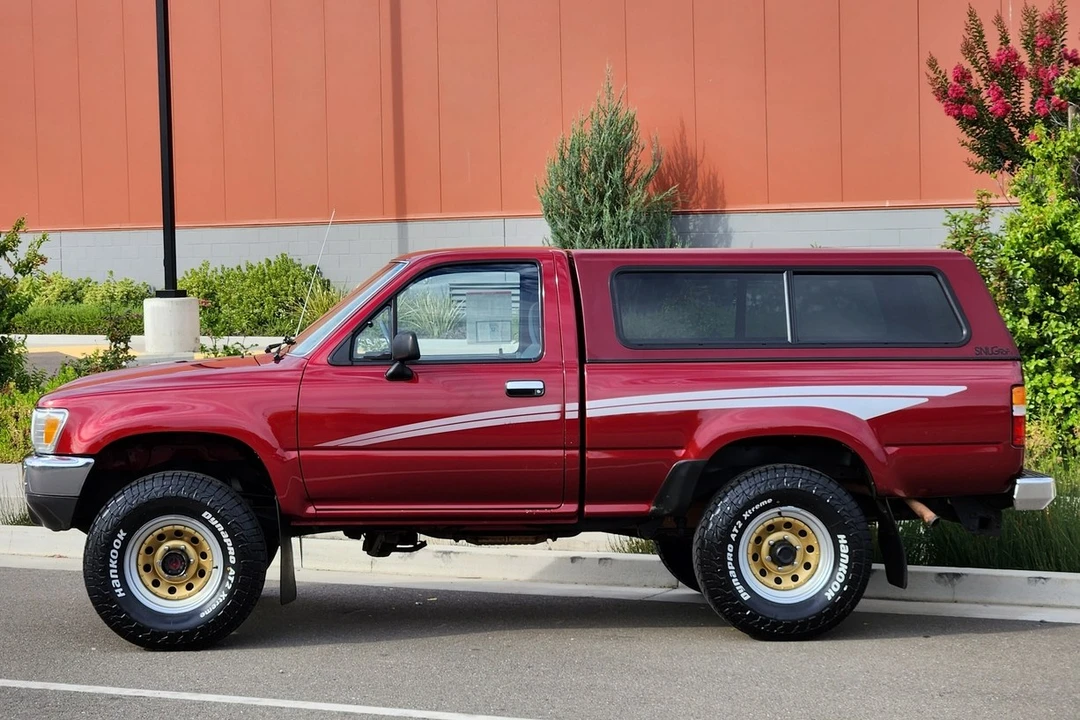 1990 Toyota Hilux 5th Gen - Image 10 of 31