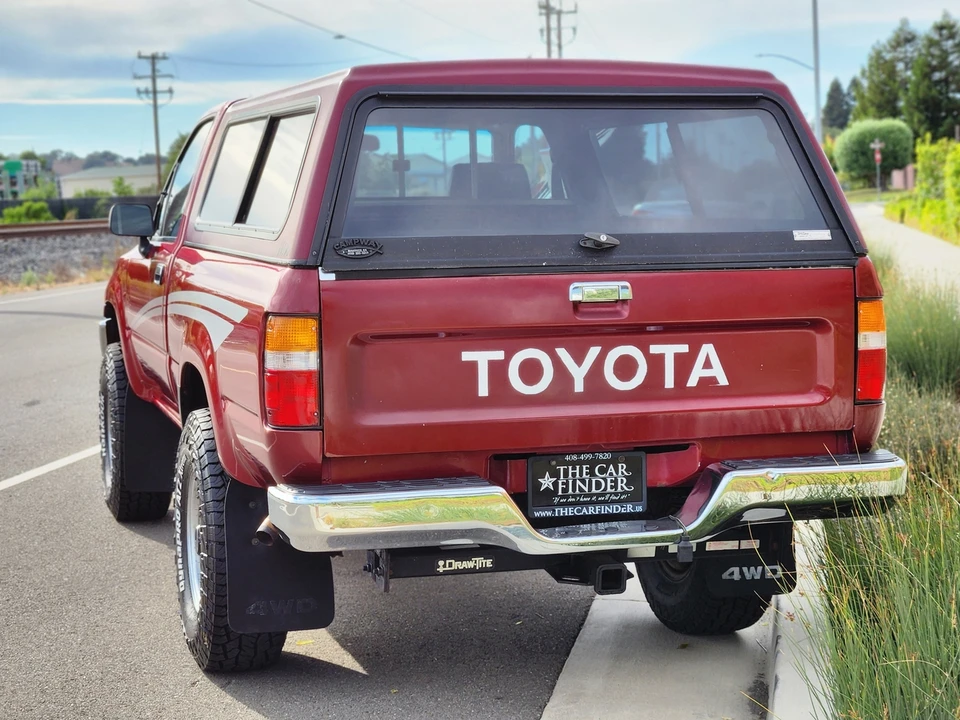 1990 Toyota Hilux 5th Gen - Image 18 of 31