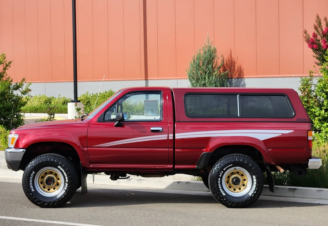 1990 Toyota Hilux 5th Gen - Image 9 of 31